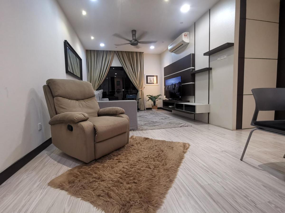 Enarahomes Shah Alam Exterior photo
